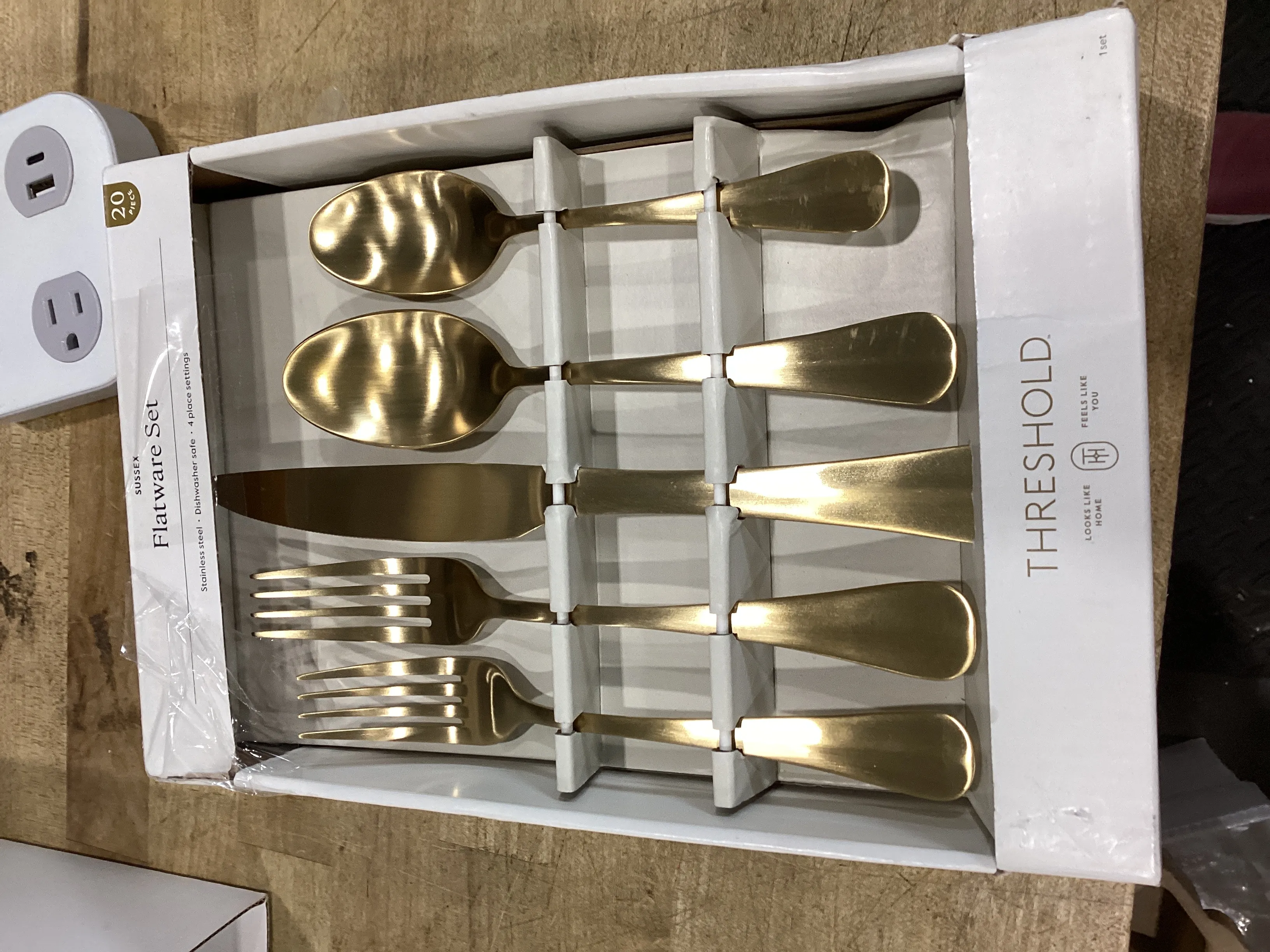 20pc Sussex Flatware Set, Service for 4 - Kaedas