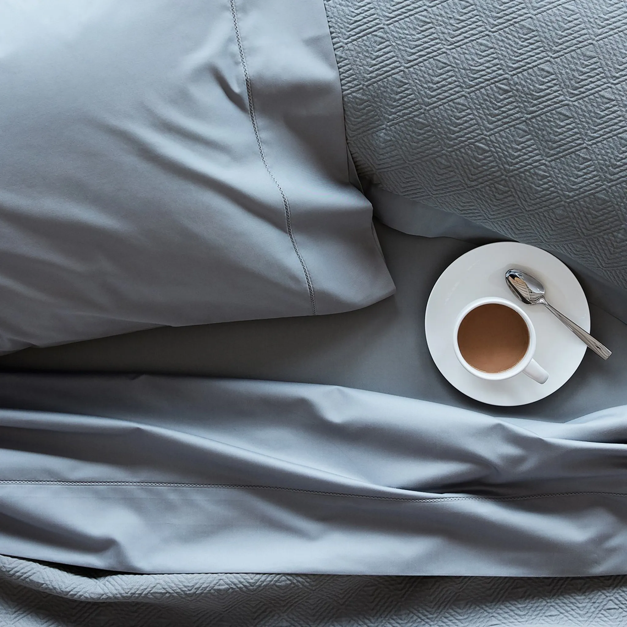 16pc Porcelain Coupe Dinnerware Set - Kaedas