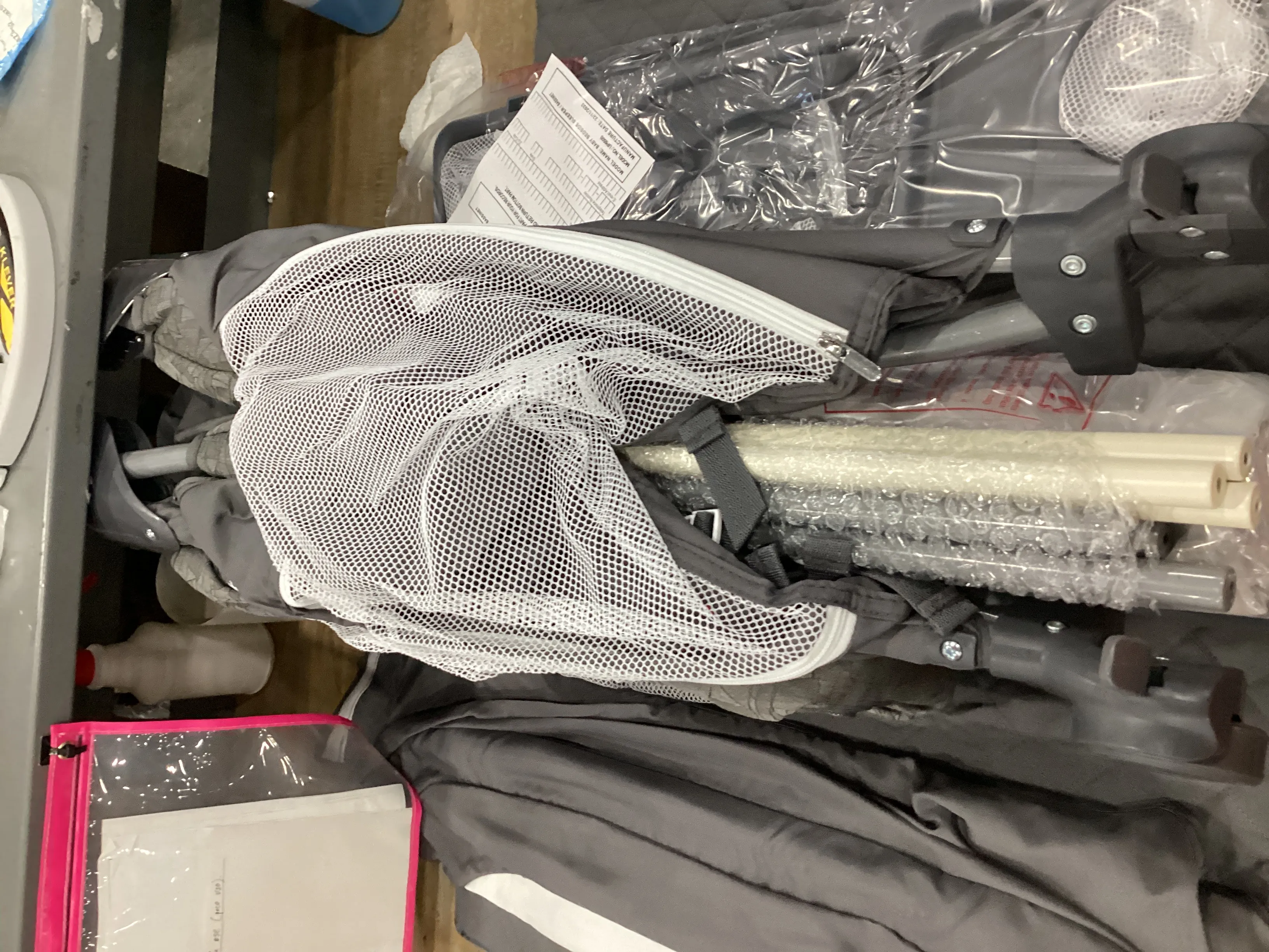 BabyBond Baby Bassinet Bedside Crib, Pack and Play with Sheet, Diaper Changing Table and Music Mobile from Newborn to Toddles, Portable Large Playard 1 - Kaedas