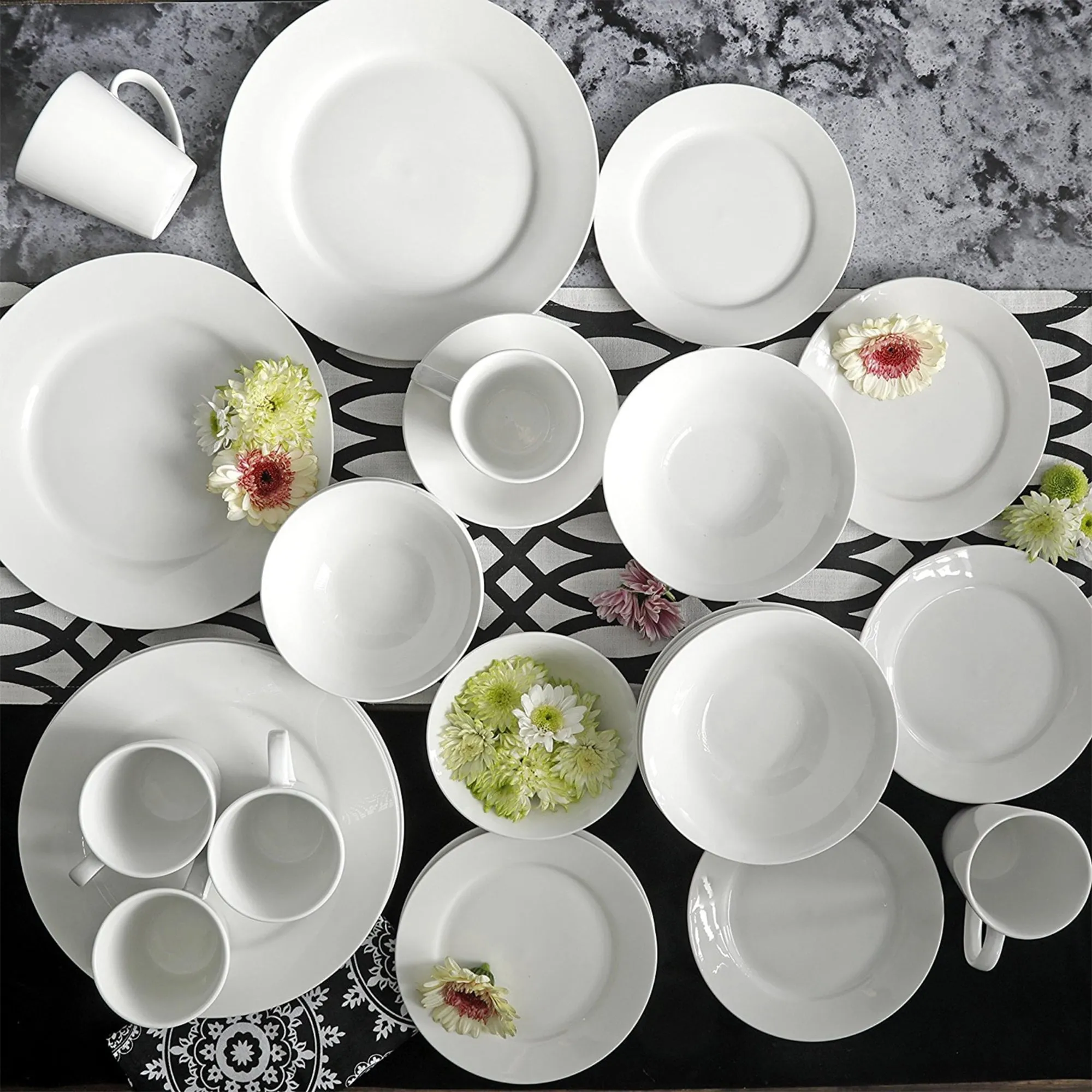 Noble Court Ceramic Dinnerware Set, 30 Pieces in White - Kaedas