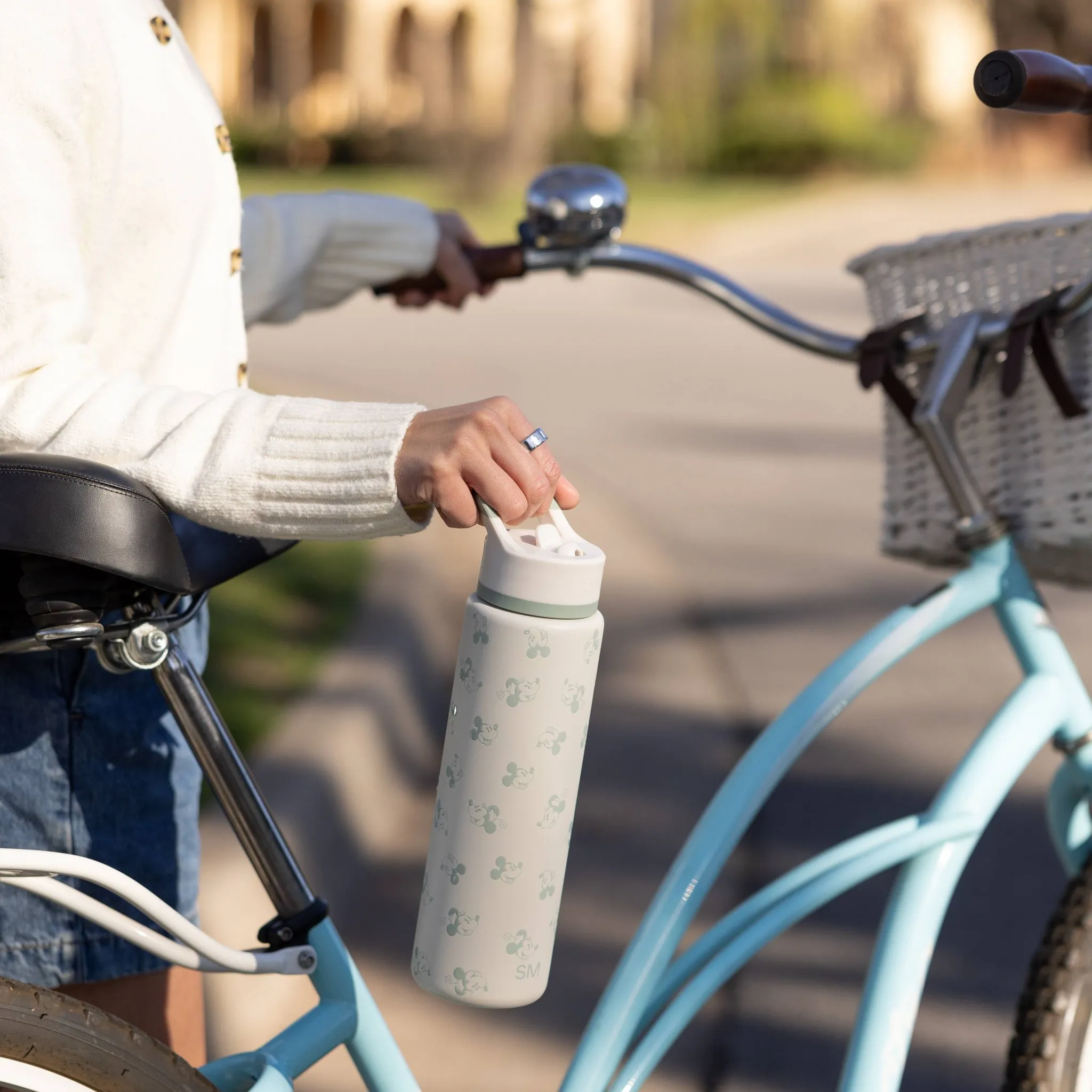 30oz Summit Mickey Mouse Water Bottle Cream - Kaedas