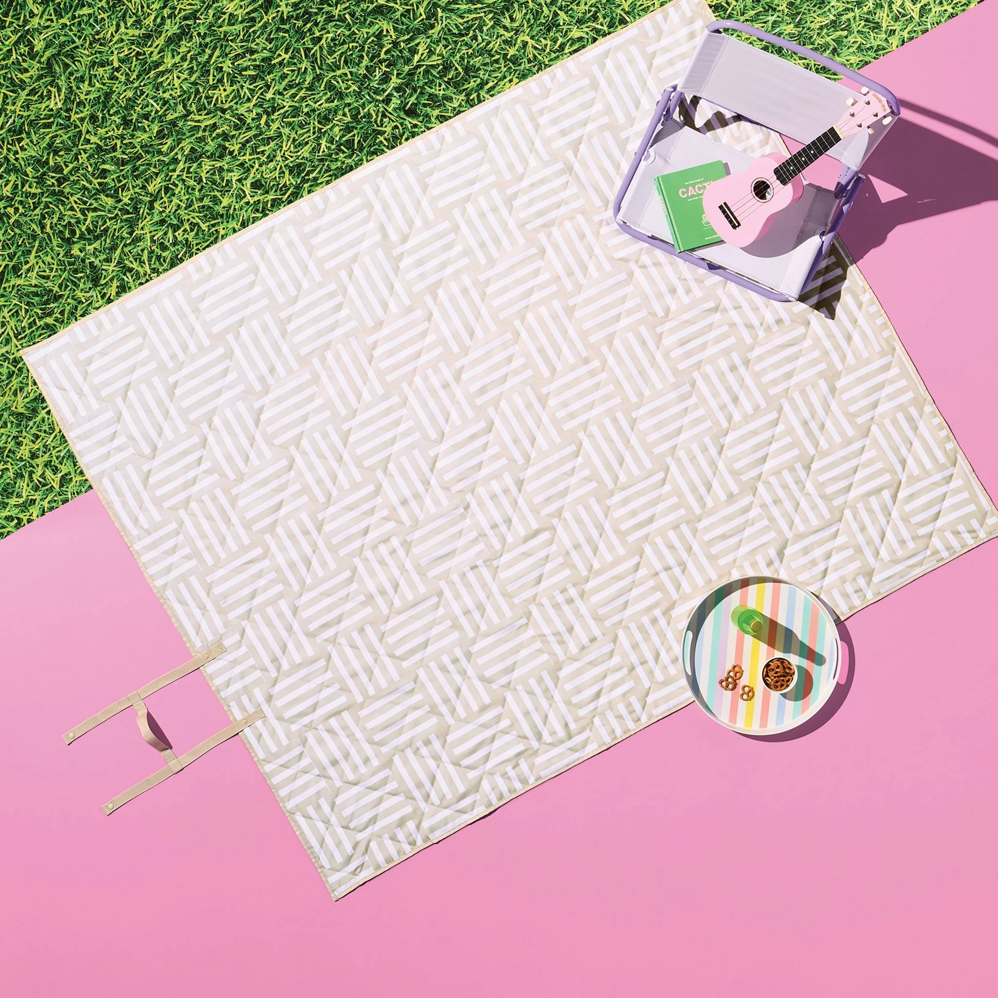 Neutral Pattern Picnic Blanket - Kaedas