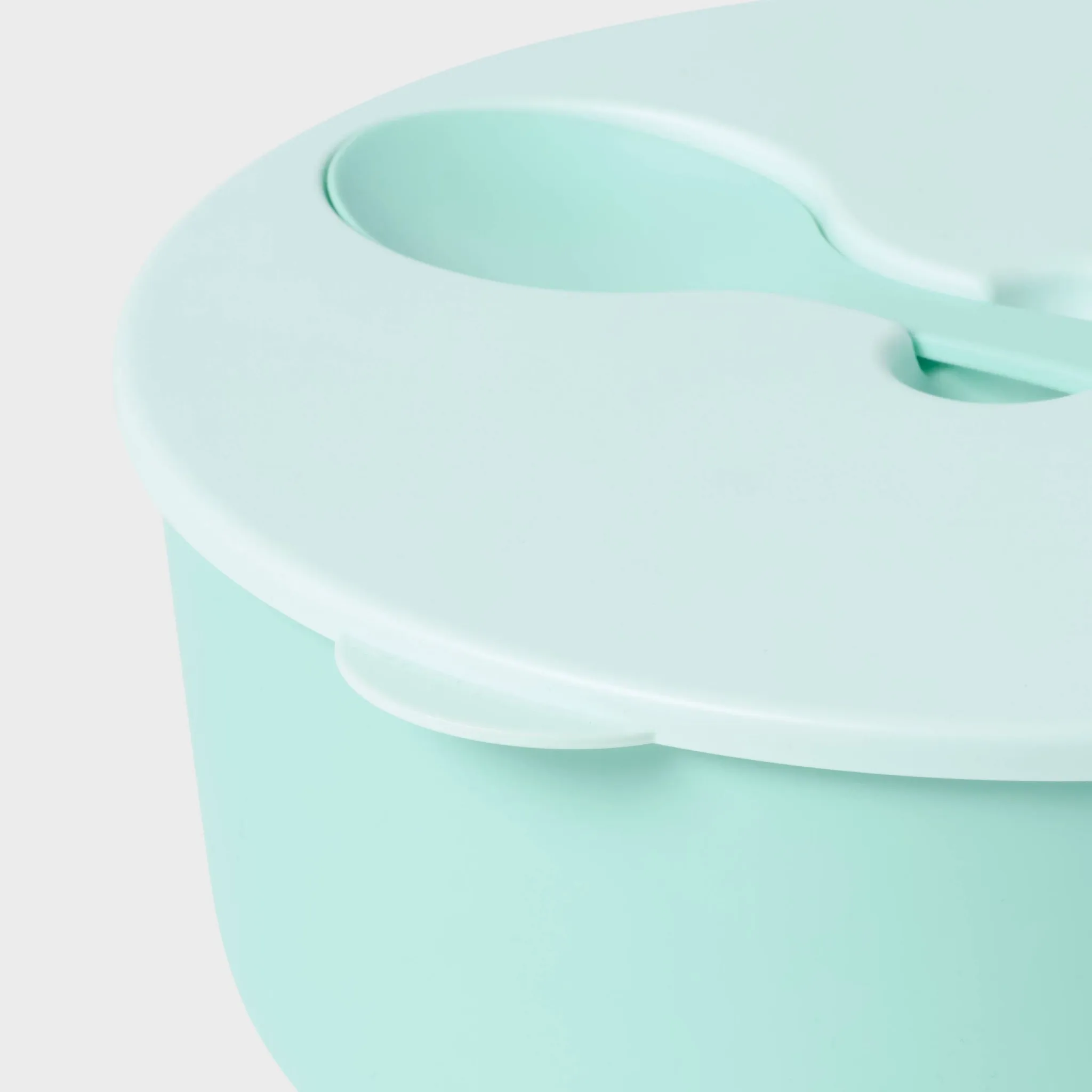 128.5oz Lidded Serve Bowl with Utensil - Mint - Kaedas