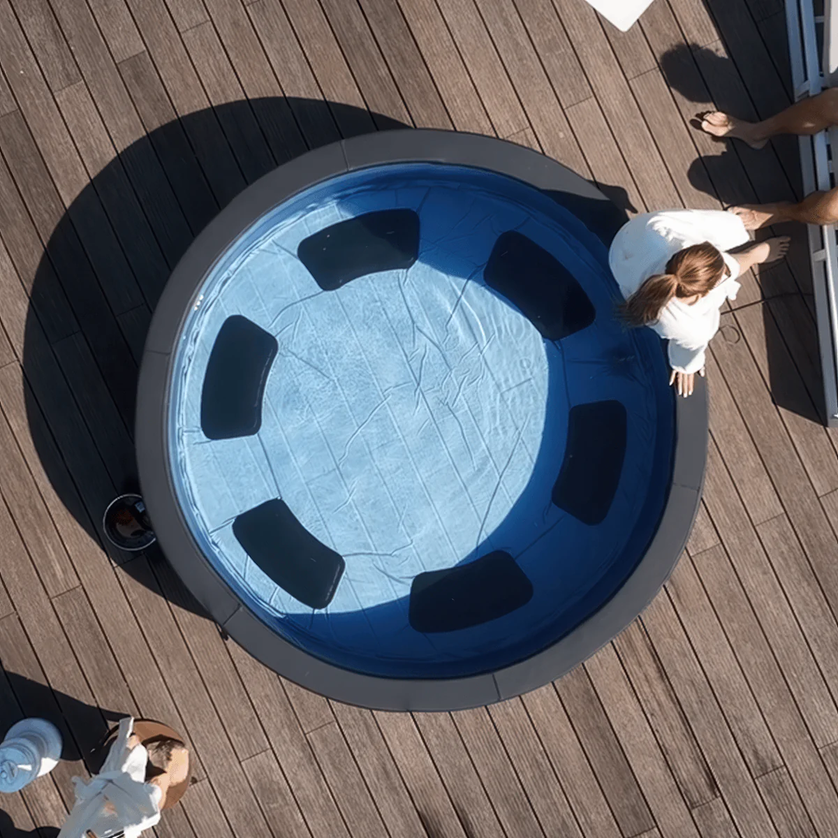 EZLIFE Round 7 Person Eco Foam Hot Tub - Kaedas