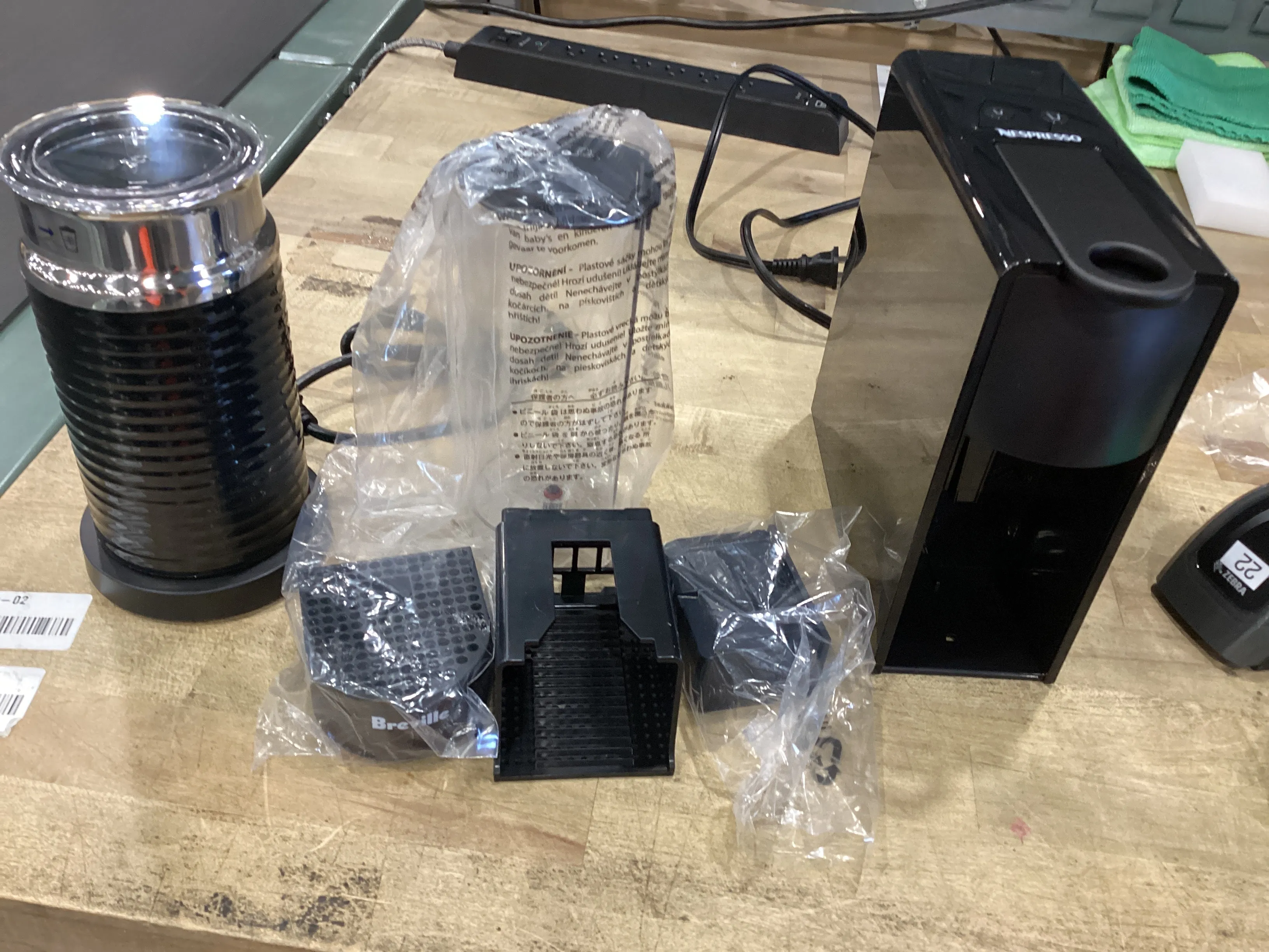 Breville New  Nespresso Essenza Mini Single-Serve Machine Aeroccino Milk Frothier, Black (See Description) - Kaedas