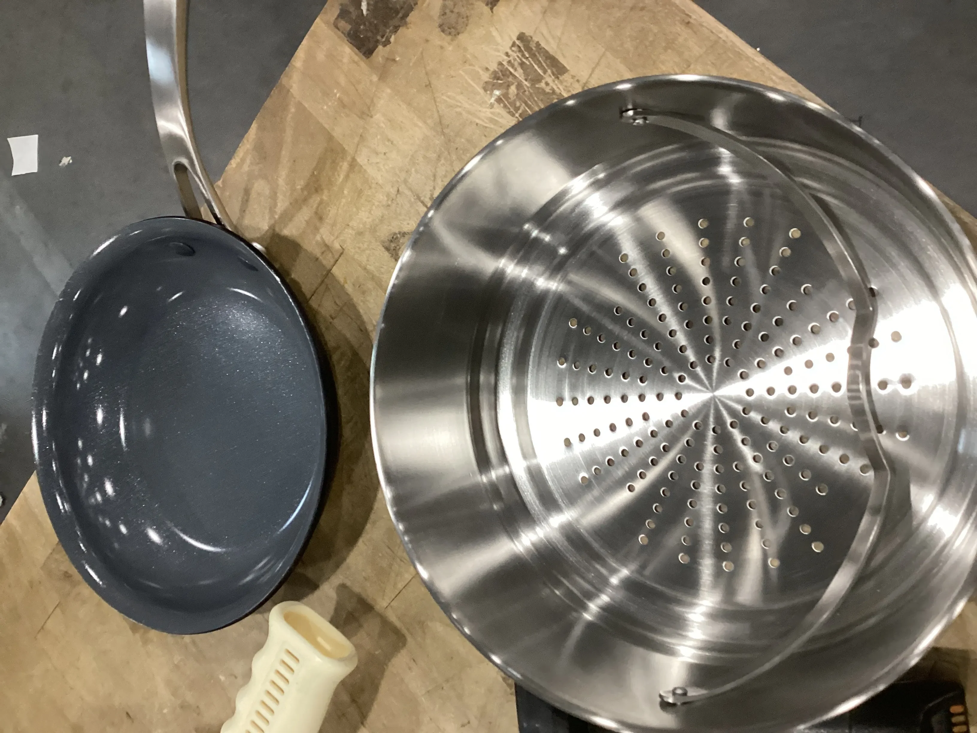 12 Piece Non-Stick Cookware Set With Silicone Utensils (See Description) - Kaedas