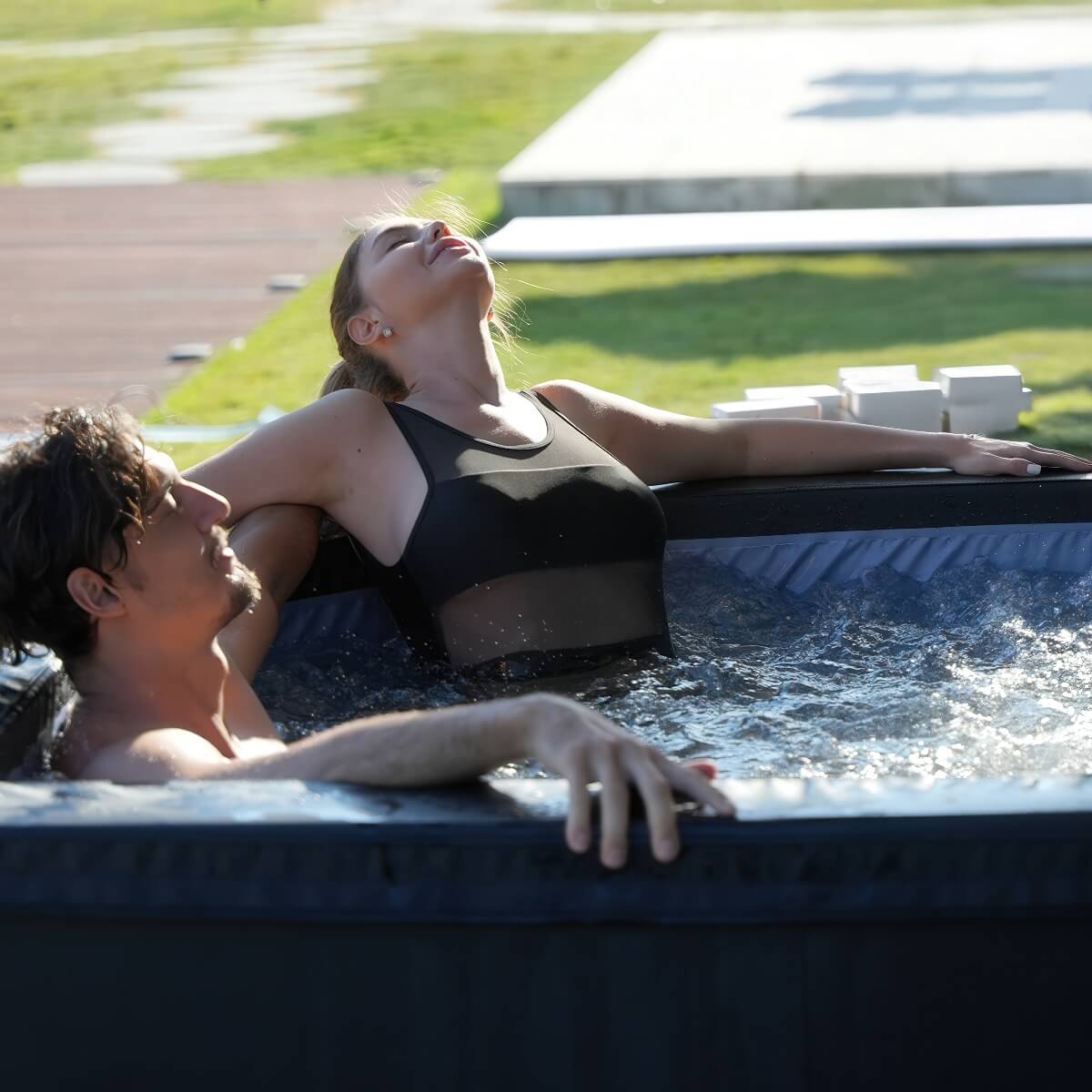 EZLIFE Round 7 Person Eco Foam Hot Tub - Kaedas