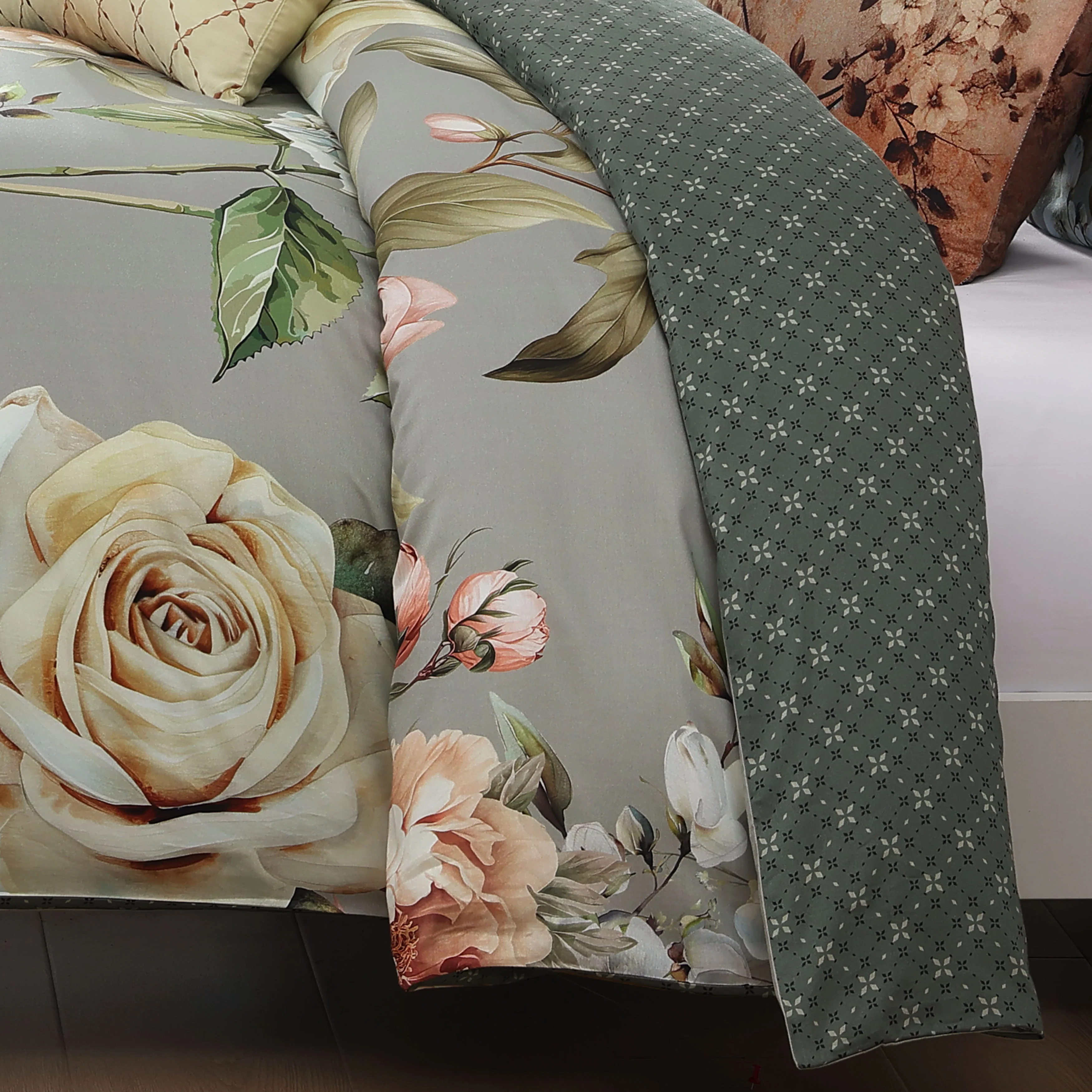 Bebejan Whispering Willows 5 Piece Reversible Comforter Set - Kaedas