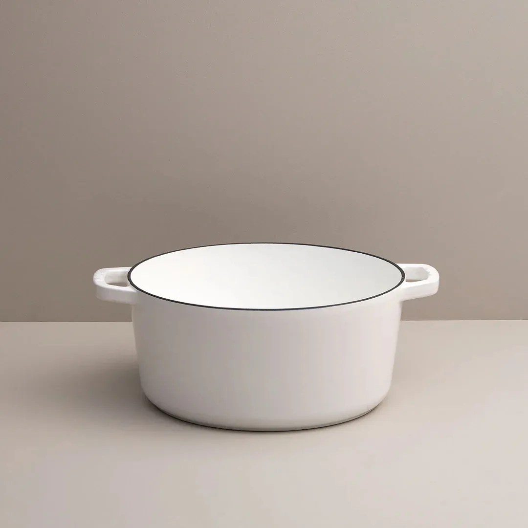 5.5 Quart Classic Dutch Oven - White - Kaedas