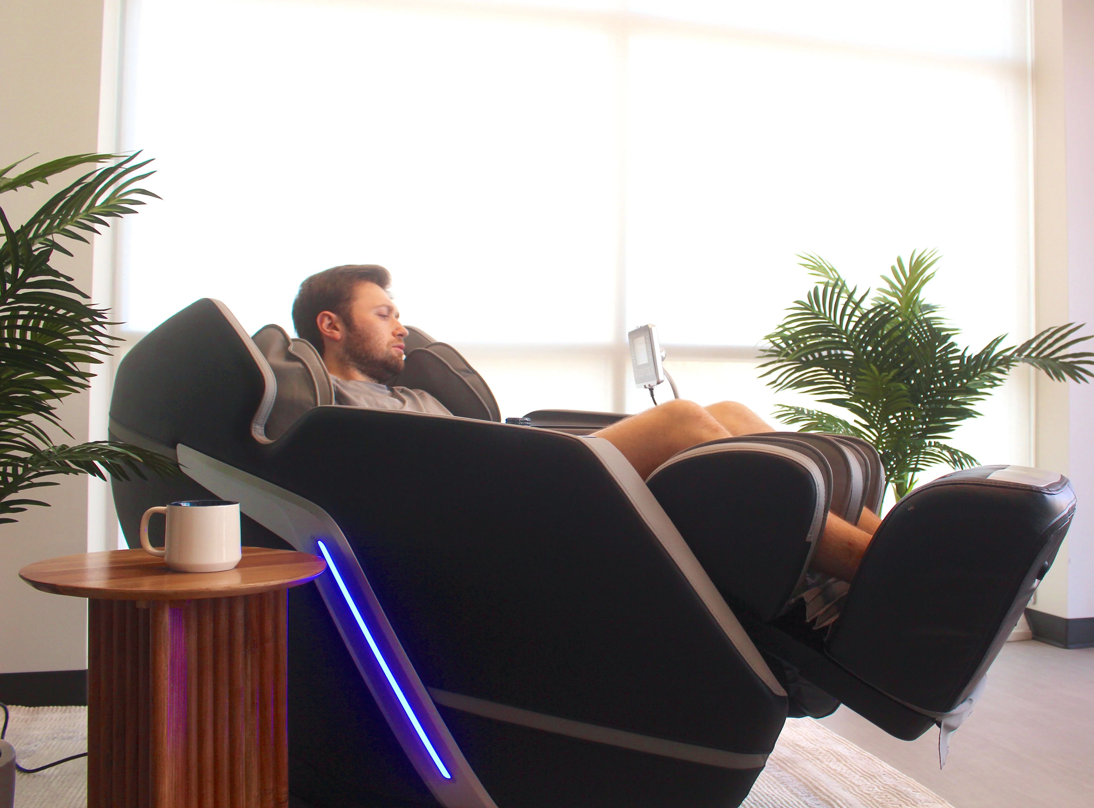 Lifesmart Nova 4D Faux Leather Zero Gravity Massage Chair R8658L - Kaedas