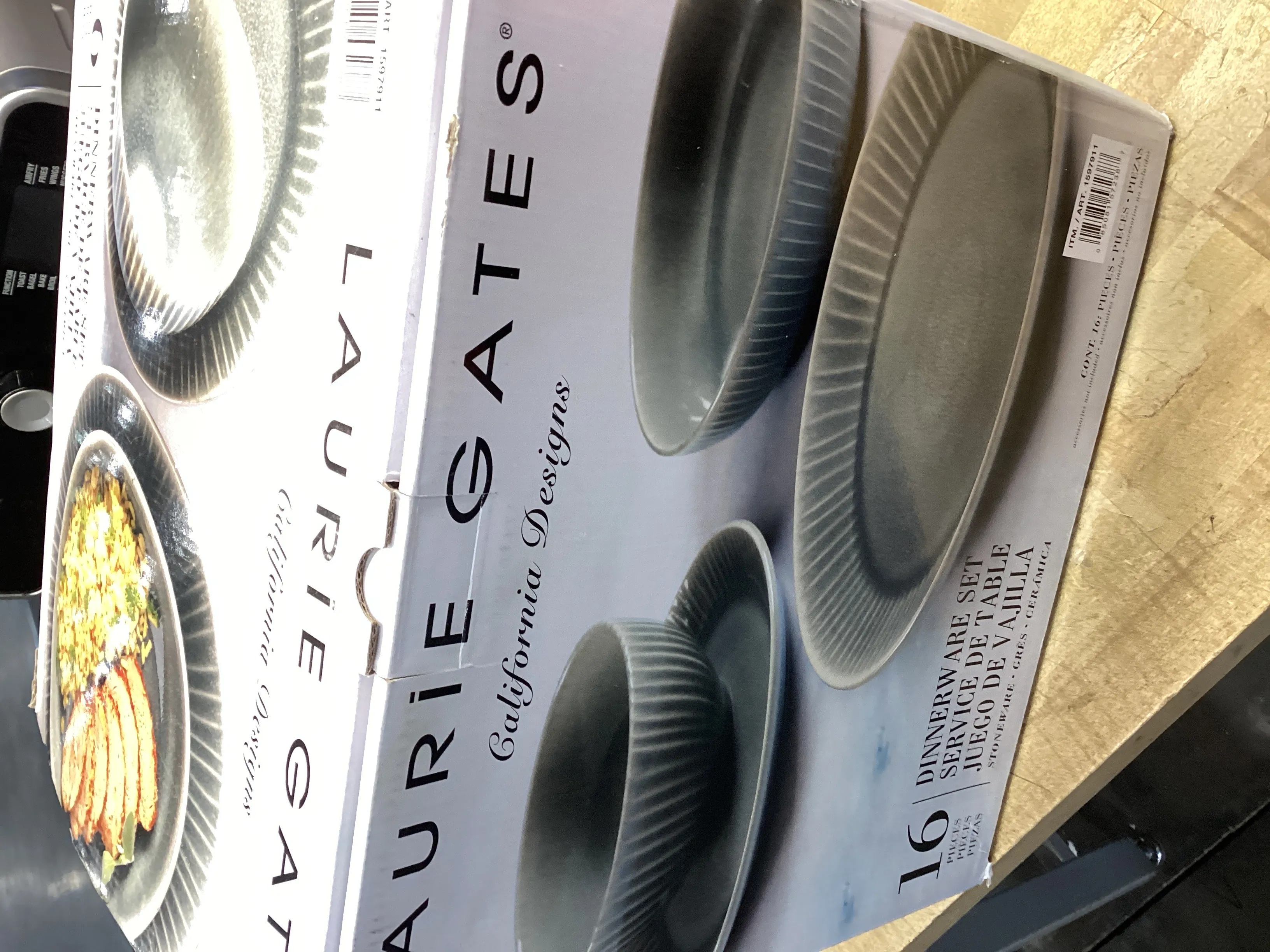 Laurie Gates California Designs Dinnerware Set 16 Pc Green - Kaedas