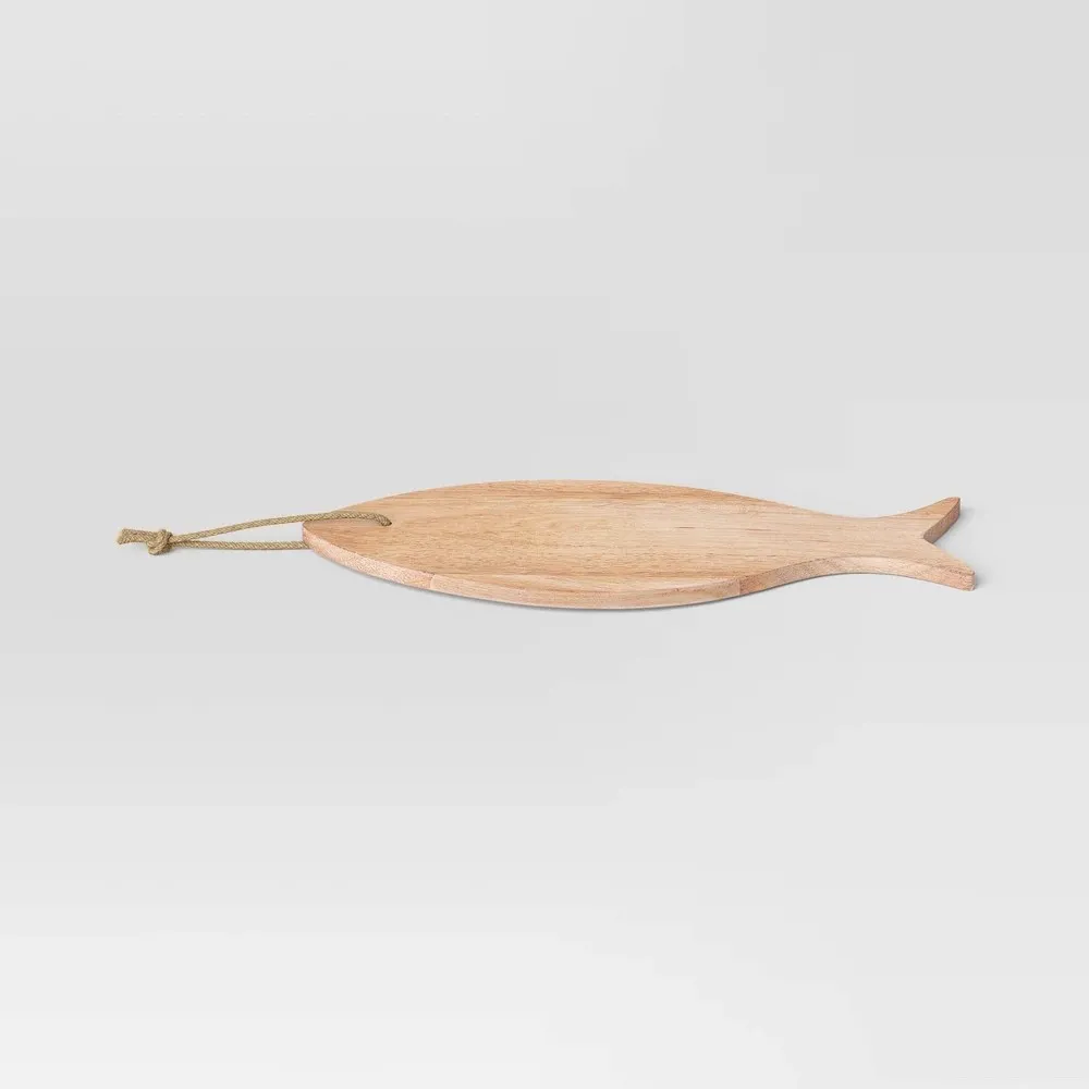 Coastal 6.5-Inch Wooden Fish-Shaped Serving Board with Rope - Kaedas