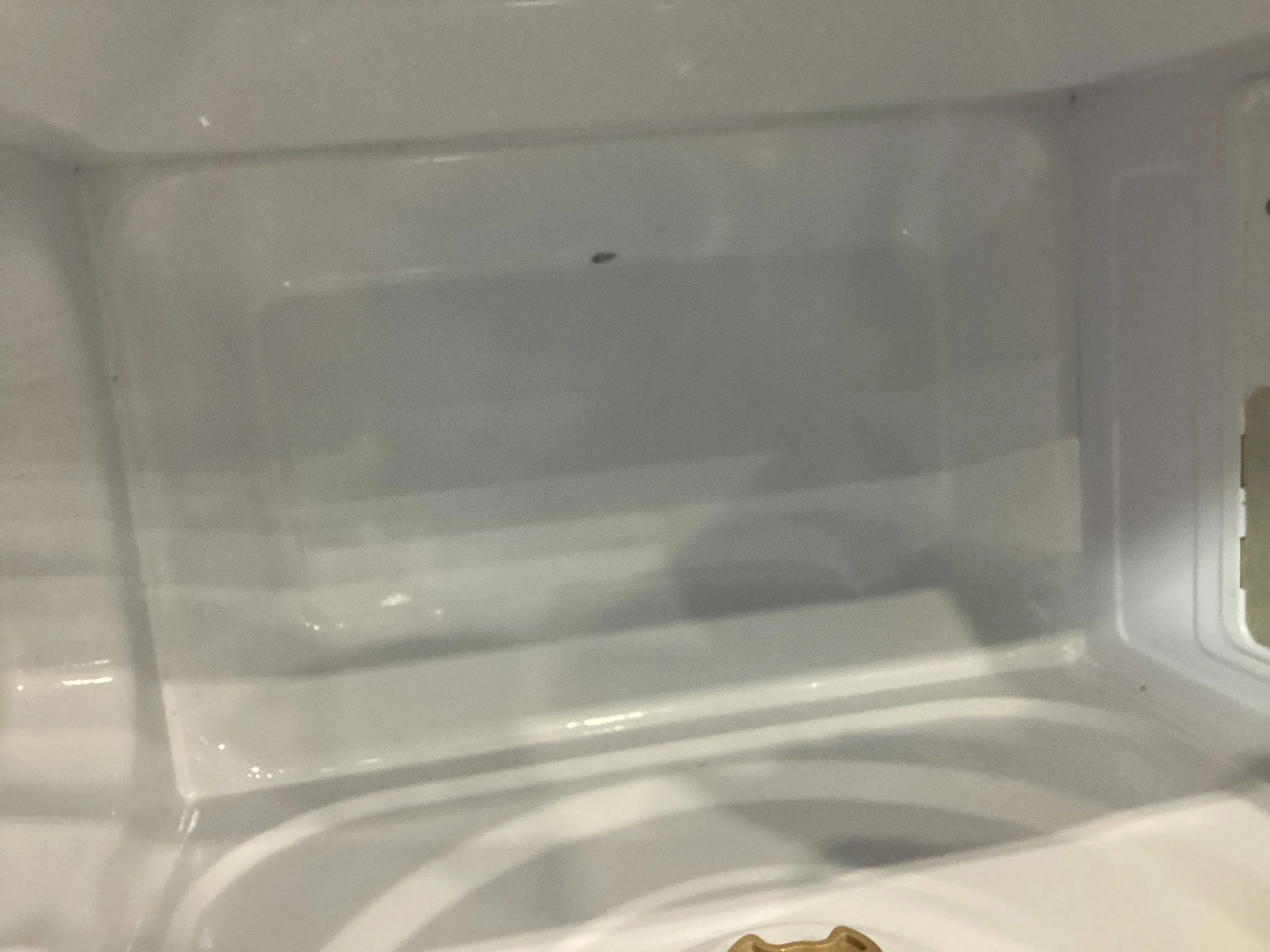 0.7 Cu Ft 700W Microwave Oven - Kaedas