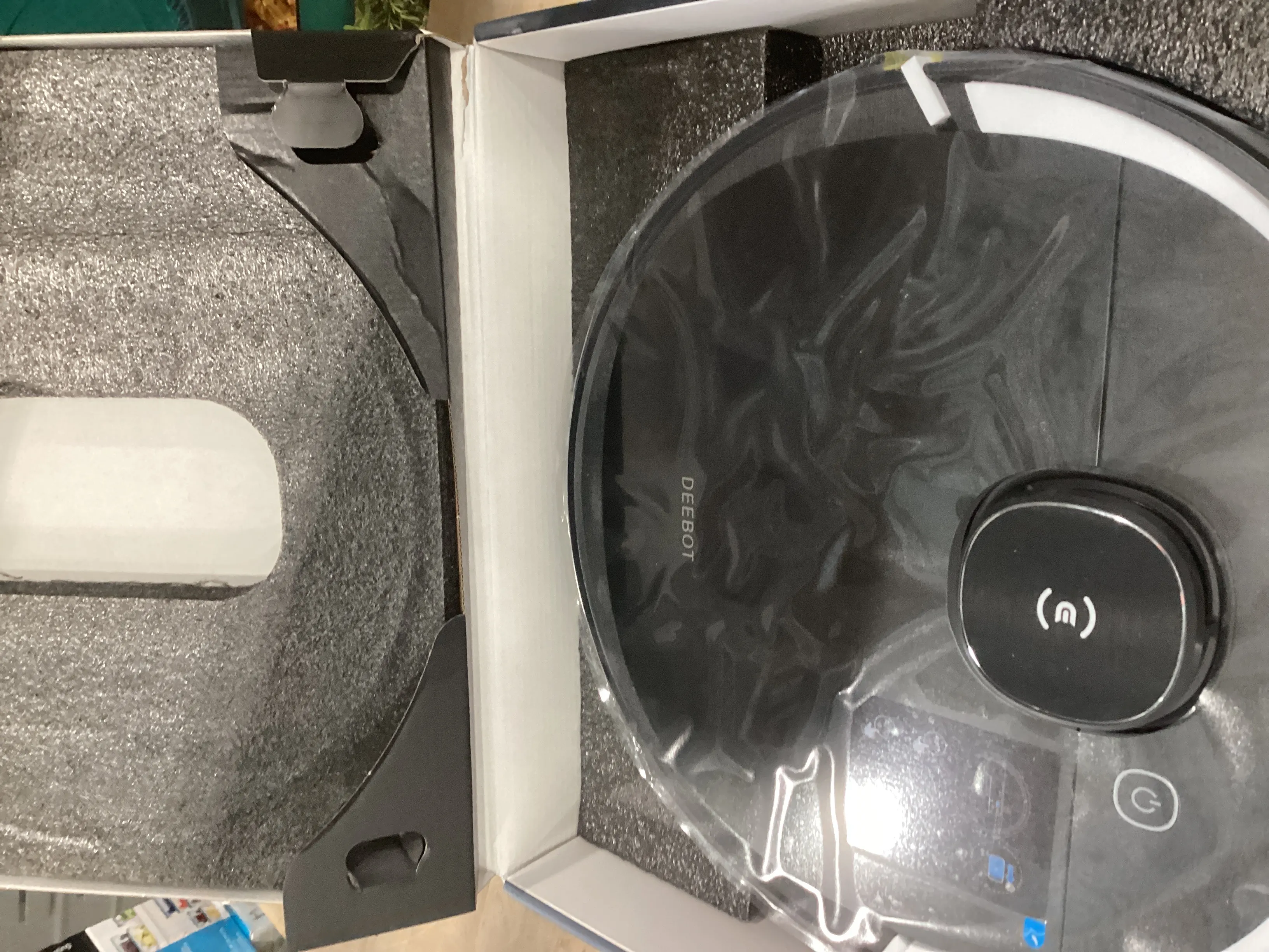 ECOVACS Robotics DEEBOT OZMO 950 2-in-1 Vacuuming and Mopping Robot, Black - Kaedas