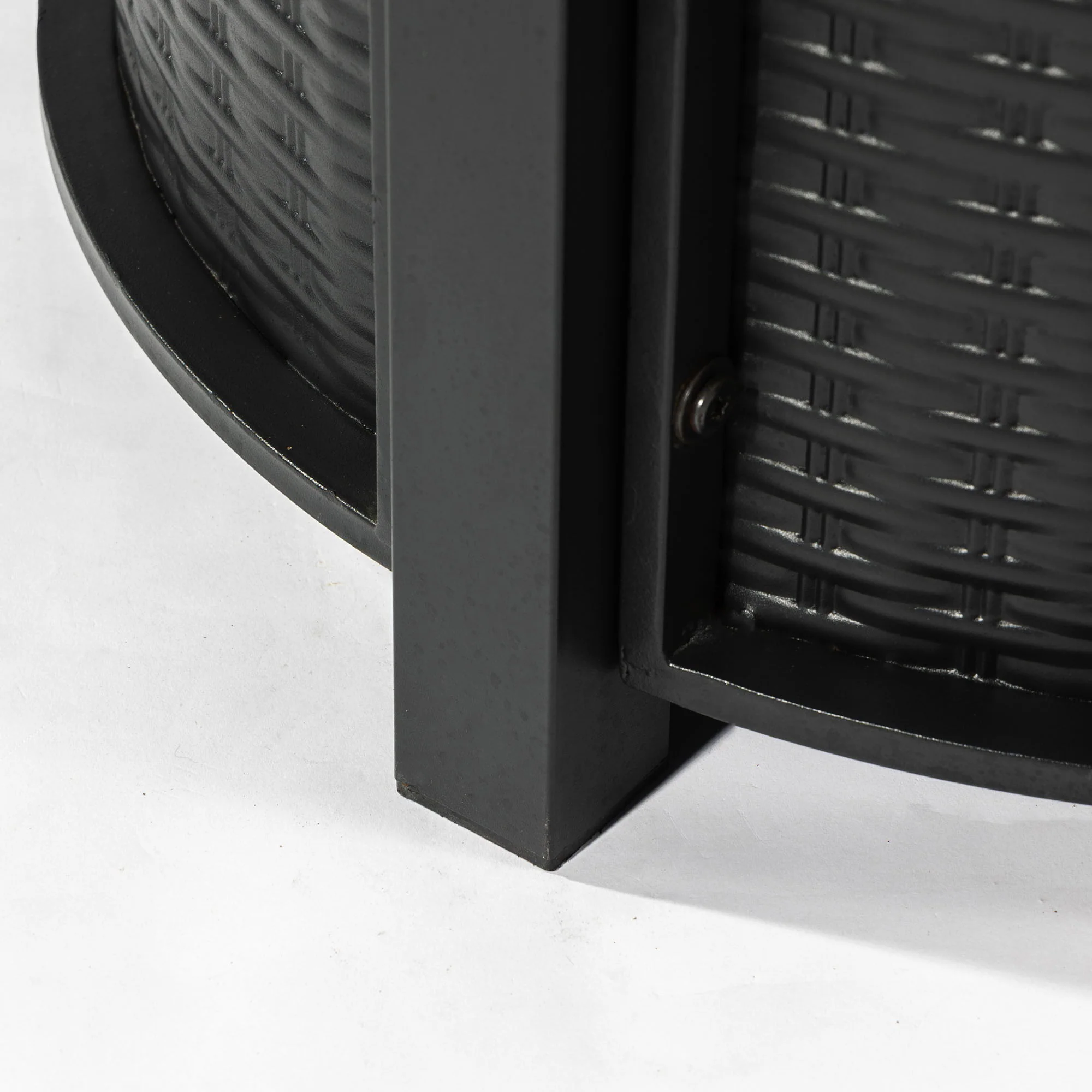 Propane Gas Fire Pit Table, 50000 Btu Round Steel Fire Pit - Kaedas