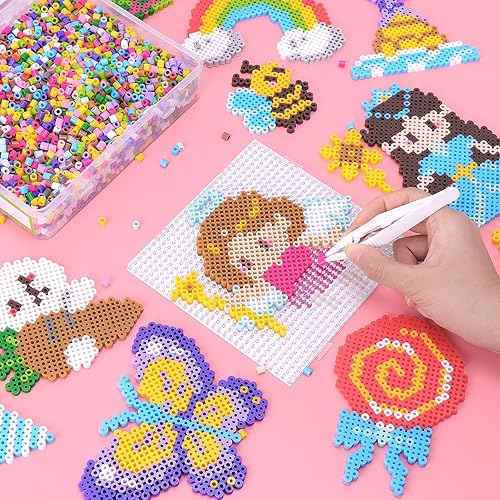 Homgaty 5000 Bügelperlen Vehicles Set, Steckperlen 5 mm Perlen mit Steckplatte, 18 Muster, Bügelpapier, Anhänger und Zubehör zum Basteln Handwerk für Kinder Geschenk (Vehicles, 5mm) - Kaedas